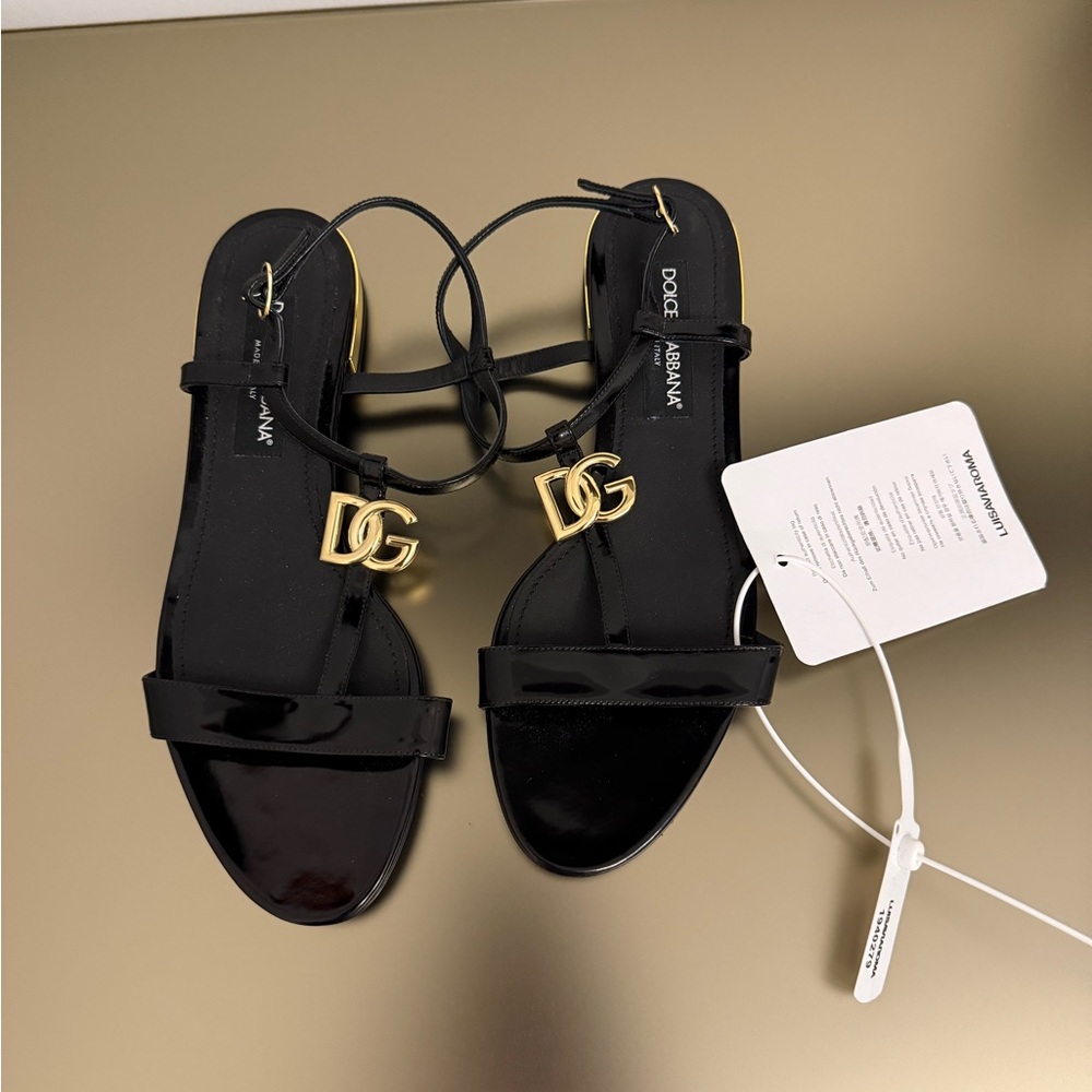 Dolce & Gabbana Patent leather sandal with jewel logo